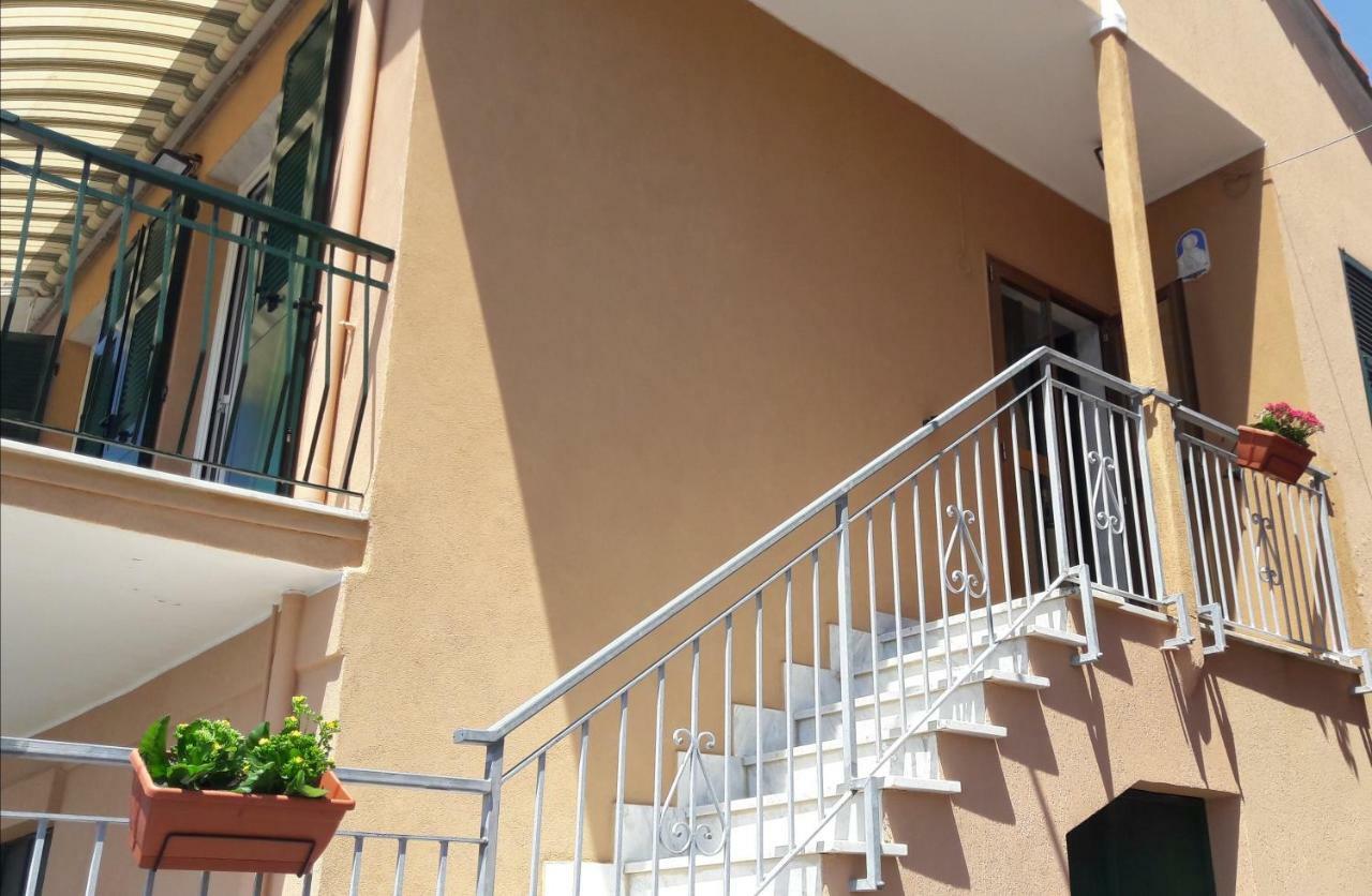 A & M House Apartment Moneglia Ngoại thất bức ảnh